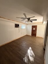 204 S Birch St in Van, TX - Foto de edificio - Building Photo