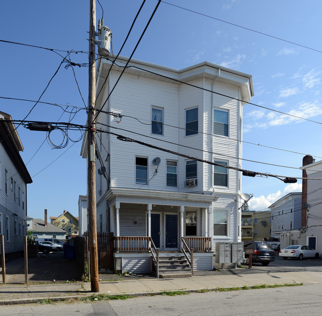 131-135 Harrison St in Pawtucket, RI - Building Photo - Building Photo