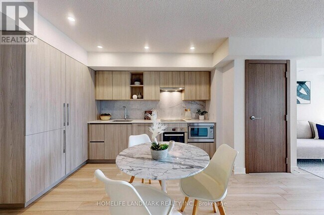 property at 17-2717 Bathurst St