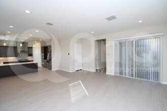 18312 N 65th Pl in Phoenix, AZ - Building Photo - Building Photo