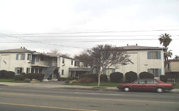 13949-13953 Vanowen St in Van Nuys, CA - Foto de edificio - Building Photo