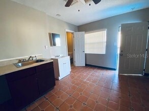 9718 N Nebraska Ave in Tampa, FL - Building Photo - Building Photo