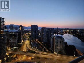 1033 Marinaside Crescent in Vancouver, BC - Building Photo - Building Photo