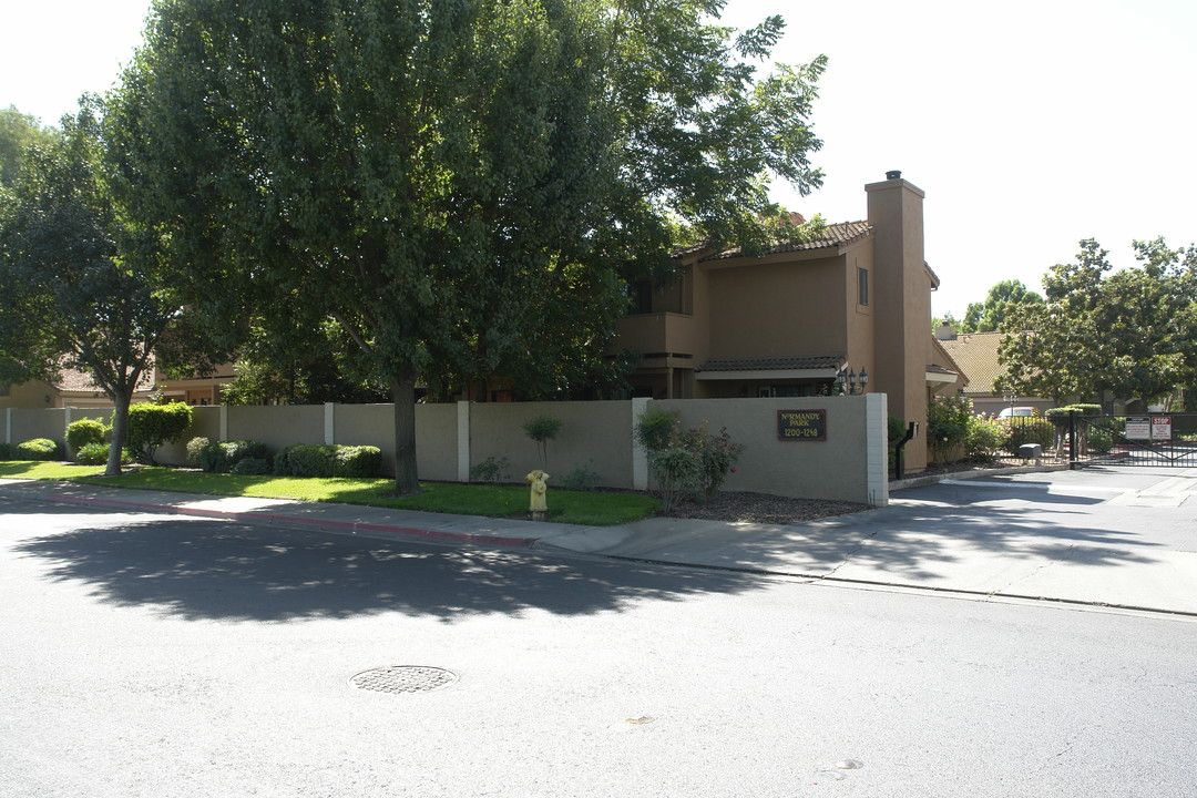 Normandy Park Condo in Modesto, CA - Building Photo