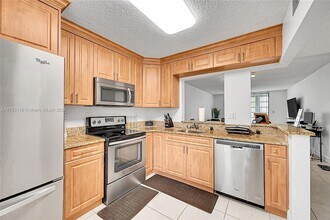 1820 SW 81st Ave, Unit 3300 in North Lauderdale, FL - Building Photo - Building Photo