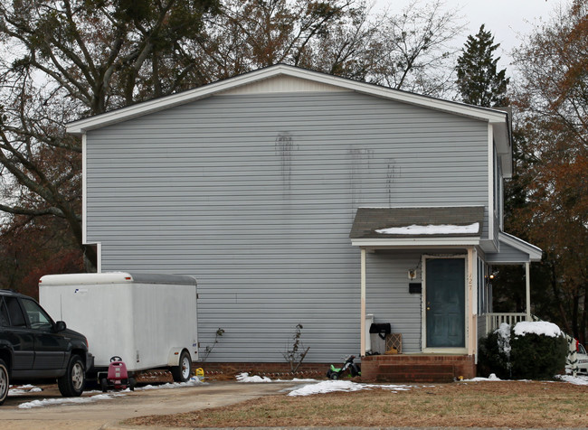 127 N Woodrow St in Fuquay Varina, NC - Building Photo - Building Photo