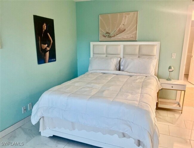property at 4187 Lakewood Blvd