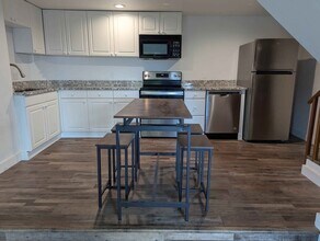 2219 11th Ave W in Seattle, WA - Building Photo - Building Photo