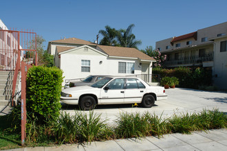 241 W Verdugo Ave in Burbank, CA - Building Photo - Building Photo