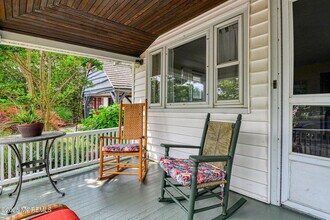 83 Cookman Ave in Ocean Grove, NJ - Foto de edificio - Building Photo