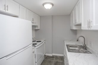 Maple Creek Village in Indianapolis, IN - Building Photo - Interior Photo