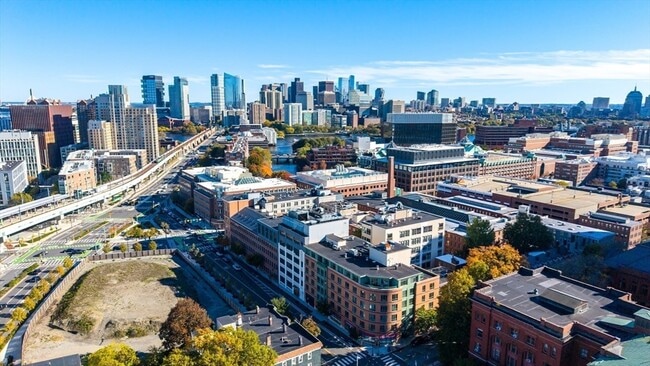 17 Otis St in Cambridge, MA - Building Photo - Building Photo