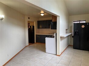 1349 Walnut Ave in Long Beach, CA - Foto de edificio - Building Photo