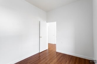 66 Eagle St in Brooklyn, NY - Building Photo - Building Photo