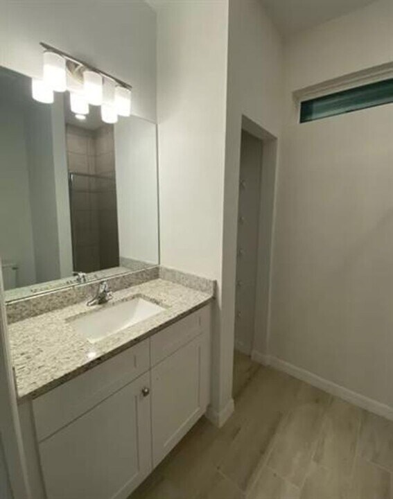 3503 SW 8th Pl in Cape Coral, FL - Building Photo