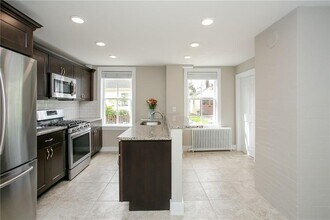 43 Farewell St in Newport, RI - Building Photo - Building Photo