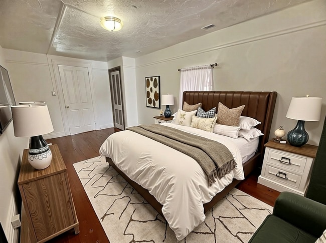 property at 342 N Newberry St