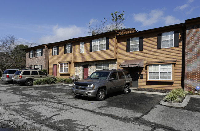 Crest Brook in Knoxville, TN - Building Photo - Building Photo