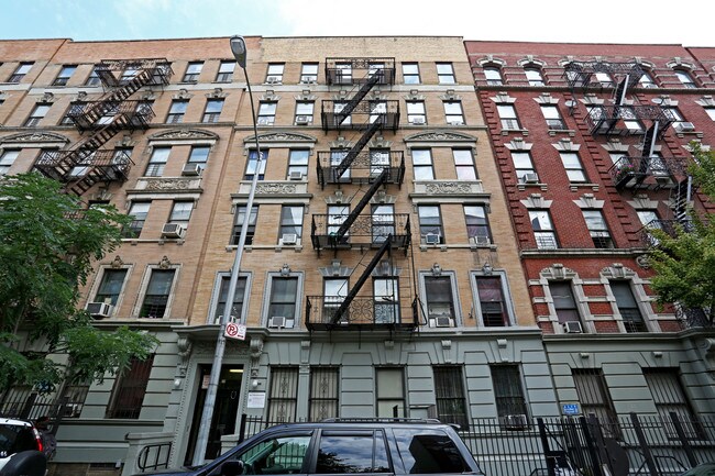 139 W 143rd St in New York, NY - Foto de edificio - Building Photo