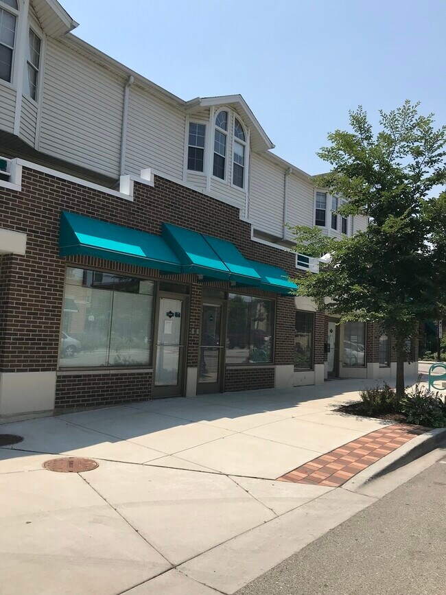 5041 Warren St in Skokie, IL - Foto de edificio - Building Photo