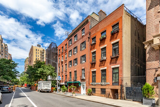 21 E 9th St in New York, NY - Building Photo - Primary Photo