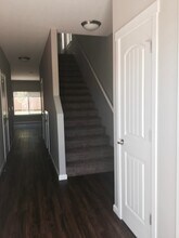 1422-1422 Marigold Dr in Independence, OR - Building Photo - Building Photo