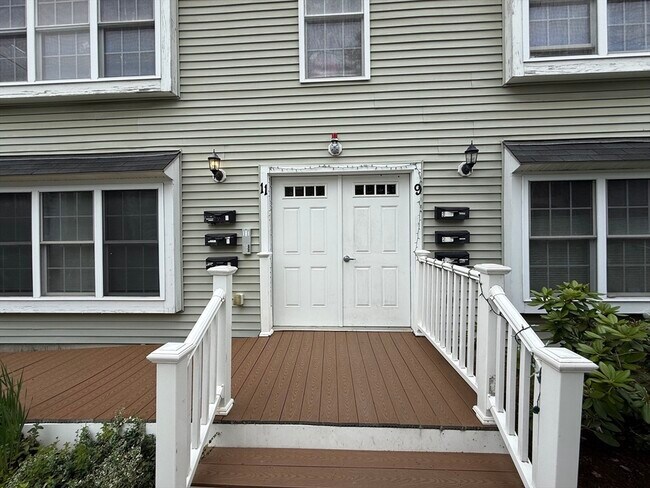 11 Everett Ave in Somerville, MA - Building Photo - Building Photo