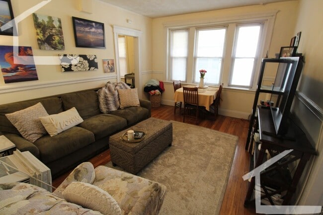 property at 264 Kelton St