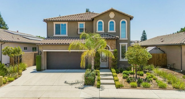property at 11672 N Via Venitzia Ave