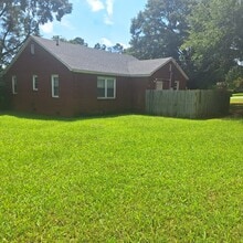 827 Winston Dr in Anderson, SC - Foto de edificio - Building Photo