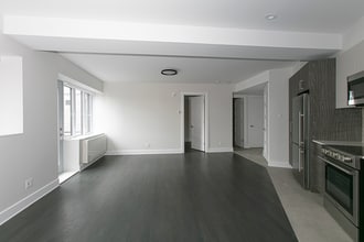 Mooncrest in Montréal, QC - Building Photo - Building Photo