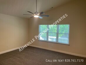 120 Little Fox in Fletcher, NC - Building Photo - Building Photo