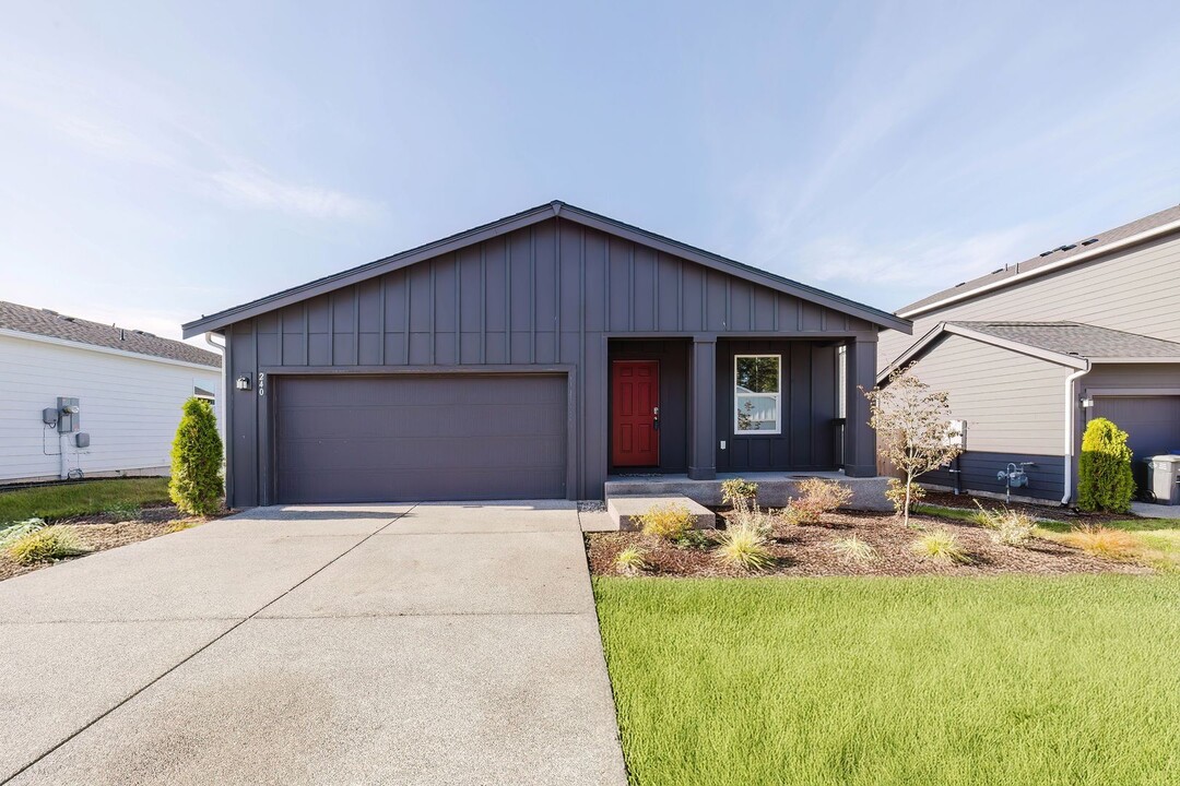 240 NE Olympic Rdg in Belfair, WA - Building Photo