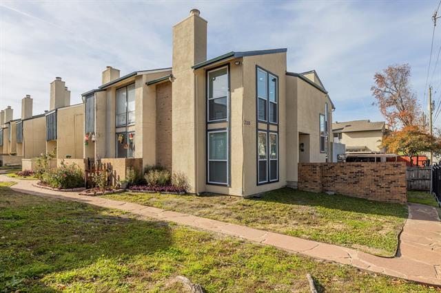 7155 Fair Oaks Ave in Dallas, TX - Building Photo