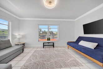 2724 NE 14th St in Fort Lauderdale, FL - Building Photo - Building Photo