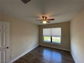 1444 SW 4th Ln in Cape Coral, FL - Foto de edificio - Building Photo
