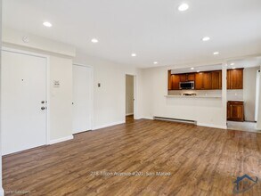 218 Tilton Ave in San Mateo, CA - Foto de edificio - Building Photo