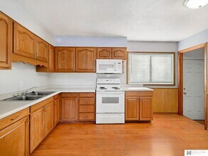 8623 C St in Omaha, NE - Foto de edificio - Building Photo