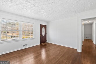 4205 S Hurt Rd SW in Smyrna, GA - Building Photo - Building Photo