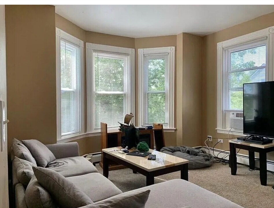 1 Marion St, Unit Haverhill MA in Haverhill, MA - Building Photo