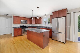 18 Vanderbilt Ln in Portsmouth, RI - Building Photo - Building Photo