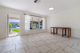 232 SE 6th St in Dania Beach, FL - Building Photo - Building Photo