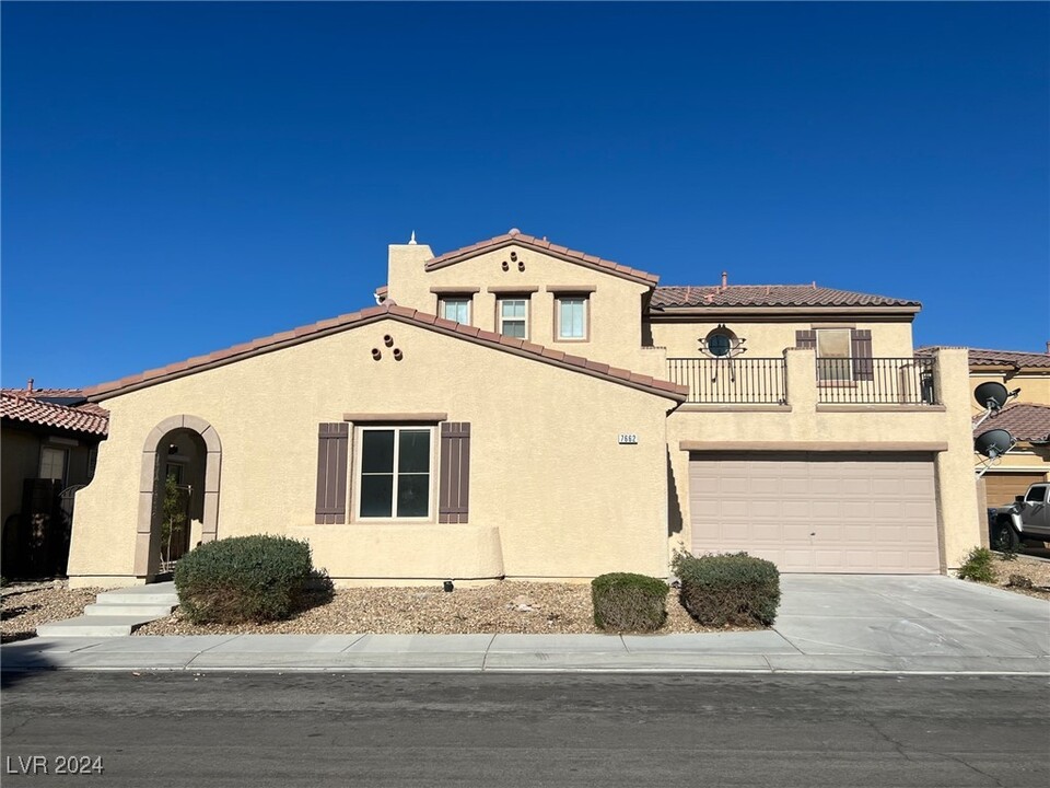 7662 Cascade Ridge Ct in Las Vegas, NV - Building Photo