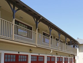 Hawthorne Apartment Homes in Palo Alto, CA - Building Photo - Building Photo