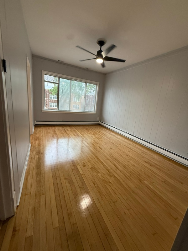 2446 N Luna Ave in Chicago, IL - Building Photo - Building Photo