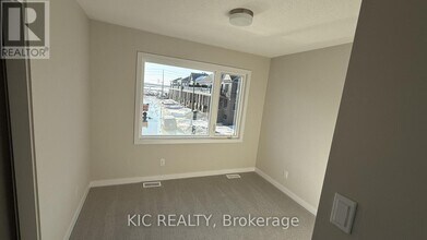 135 Ryan Reynolds Wy in Ottawa, ON - Building Photo - Building Photo