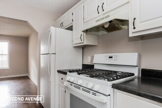 1402 N Hampton Dr in Hampton, GA - Foto de edificio - Building Photo