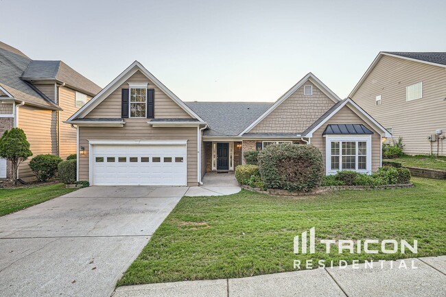 641 Rock Elm Dr in Auburn, GA - Foto de edificio - Building Photo