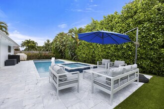 52 PineHill Trail E in Jupiter, FL - Building Photo - Building Photo