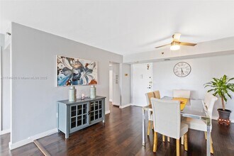 1100 St Charles Pl in Pembroke Pines, FL - Building Photo - Building Photo